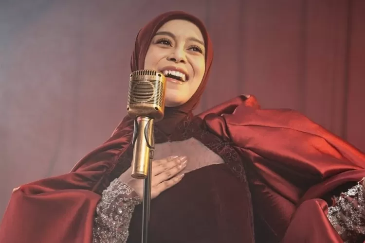 Pedangdut Lesti Kejora mengaku tak kapok untuk menyanyikan lagu ciptaan orang lain. (Instagram/lestikejora)