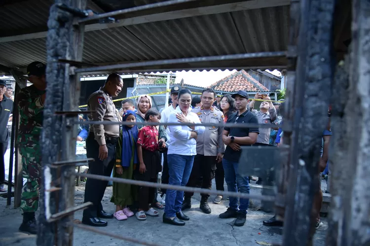 Tinjau Lokasi Kebakaran di Pesanggrahan Raya, Pemkot Semarang Siapkan Bantuan Bagi Korban