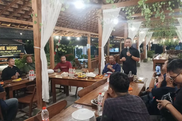 SAMBUTAN :&nbsp;Dandim 0710/Pekalongan, Letkol&nbsp;Arm&nbsp;Ihalauw Garry Herlambang saat memberikan sambutan dalam&nbsp;silaturahmi bersama Persatuan Wartawan Indonesia (PWI) Kota dan Kabupaten Pekalongan. (KONTENJATENG.COM/Arif Prayoga)