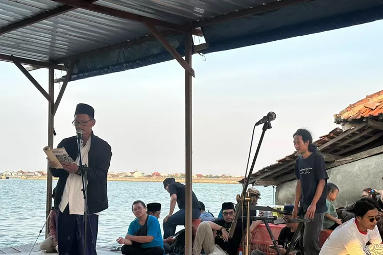 Lentera Cinta, Merekam Jejak Budaya dan Kepedulian Sosial Desa Timbulsloko Sayung