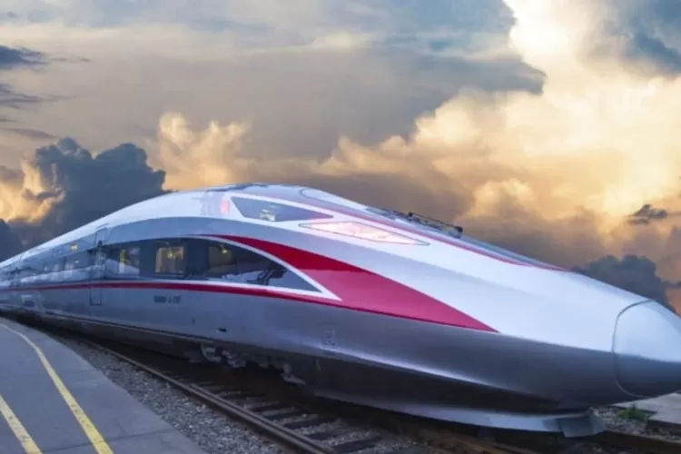 Utang proyek Kereta Cepat Jakarta-Bandung atau Whoosh yang kini tengah menuai sorotan. (setneg.go.id)