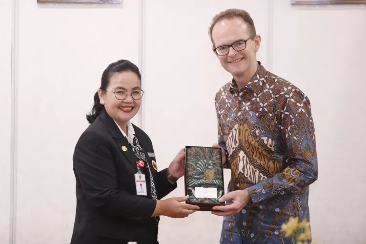 Terima Kunjungan Dubes Inggris, Agustina Wilujeng Buka Peluang Kerja Sama Ekonomi Kreatif dan Teknologi Lingkungan