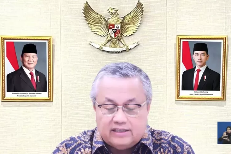 Gubernur BI, Perry Warjiyo ungkap perlambatan kredit UMKM yang terjadi pada Oktober 2025. (Tangkapan layar YouTube Bank Indonesia)
