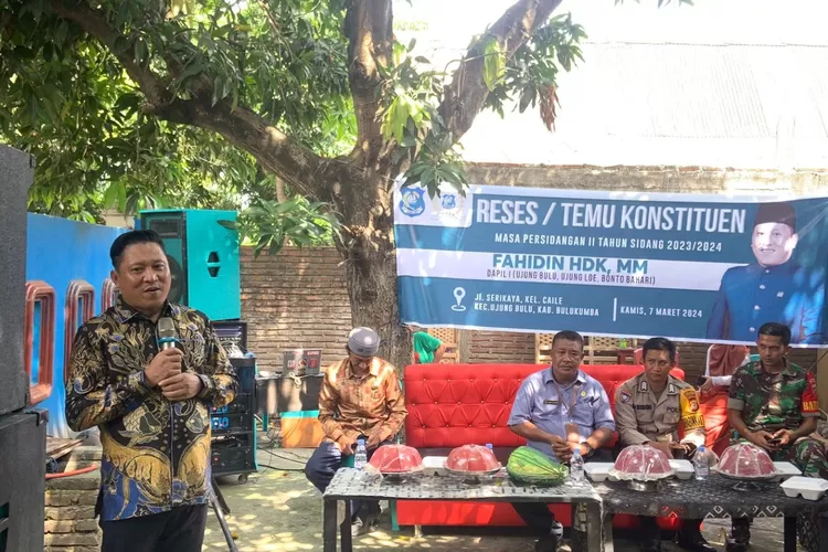 Anggota DPRD Bulukumba, Fahidin HDK melaksanakan reses di Kecamatan Ujungbulu.