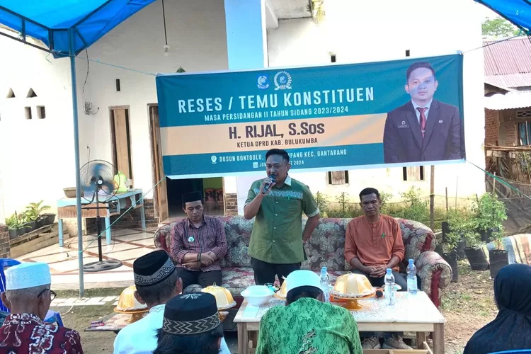 Ketua DPRD Bulukumba H Rijal menggelar reses di Desa Dampang.