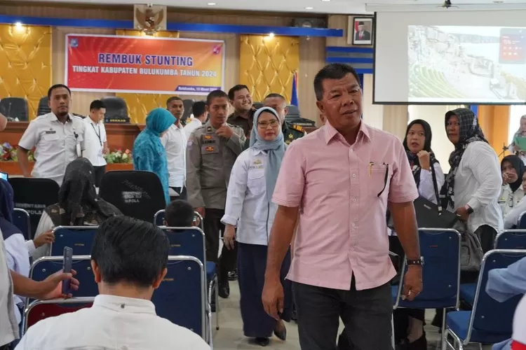 Bupati Bulukumba Andi Muchtar Ali Yusuf atau Andi Utta saat membuka Rembuk Stunting) di Ruang Pola Kantor Bupati Bulukumba, Rabu, 13 Maret 2024.