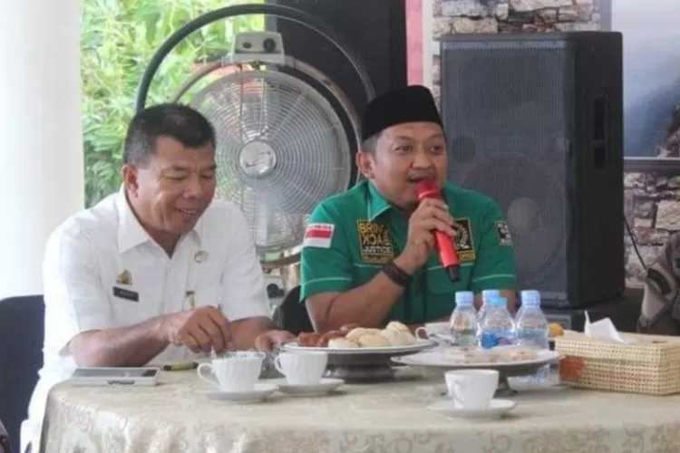 H Rijal bersama dengan Andi Muchar Ali Yusuf (Andi Utta).