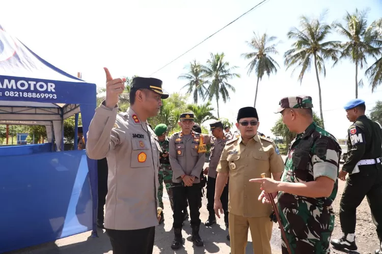 Pj Bupati Bantaeng Andi Abubakar didampingi Kapolres dan Dandim 1410 Bantaeng.