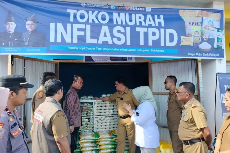 Bank Indonesia meninjau penanganan inflasi yang dilakukan Pemkab Bulukumba yang dianggap berhasil.