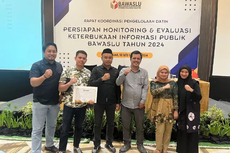 Bawaslu Bulukumba menerima predikat informatif dari Bawaslu RI.