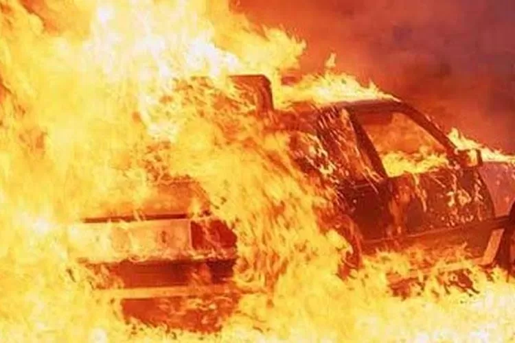 Ilustrasi mobil terbakar (Istimewa )