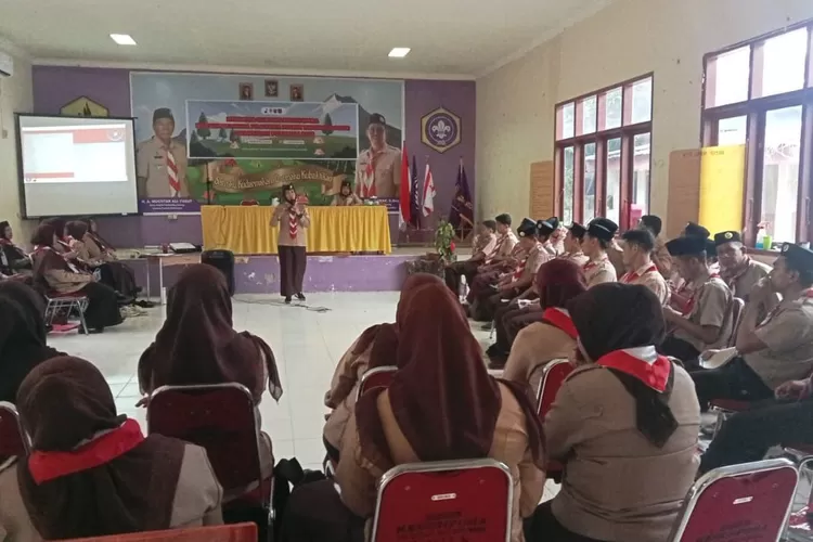 Guru peserta KMD Gerakan Pramuka Bulukumba mendapat materi. (Arifha)