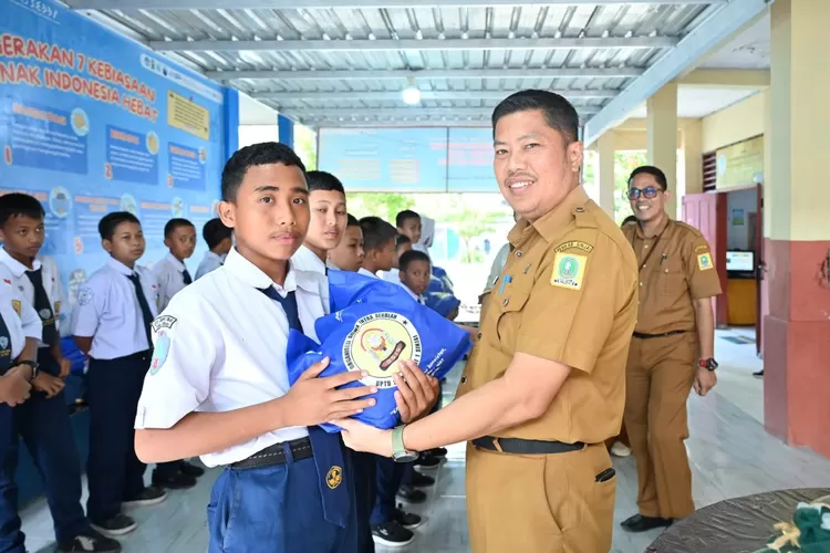 Kadisdik Sinjai Apresiasi Program OSIS Care di SMPN 1 Sinjai.