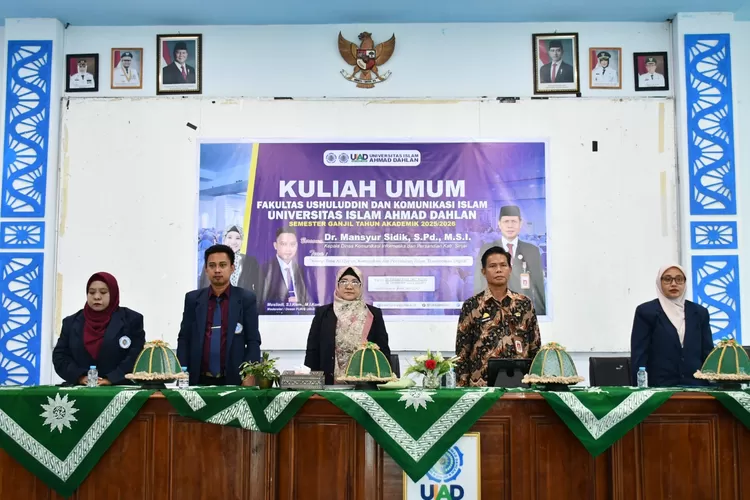 Mahasiswa Baru FUKIS UIAD Sinjai Disambut Kuliah Umum Bertema Al-Qur&rsquo;an dan Digitalisasi.