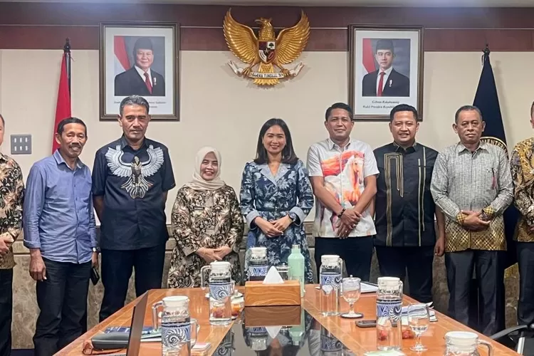 Bupati Sinjai Hj Ratnawati temui Wamenpar untuk dukungan pengembangan pariwisata Sinjai. (Humas Pemkab Sinjai)