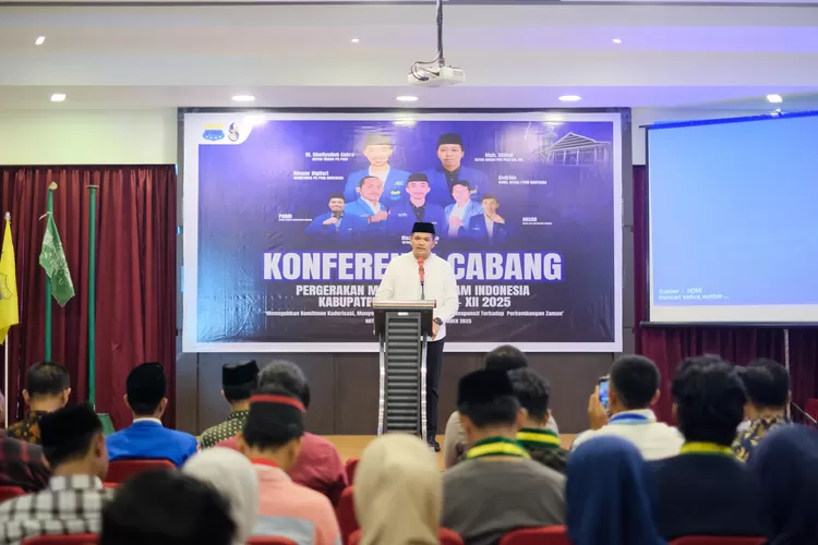 Bupati Bantaeng M Fathul Fauzy Nurdin saat menghadiri konferensi cabang PMII. (Humas Pemkab Bantaeng)