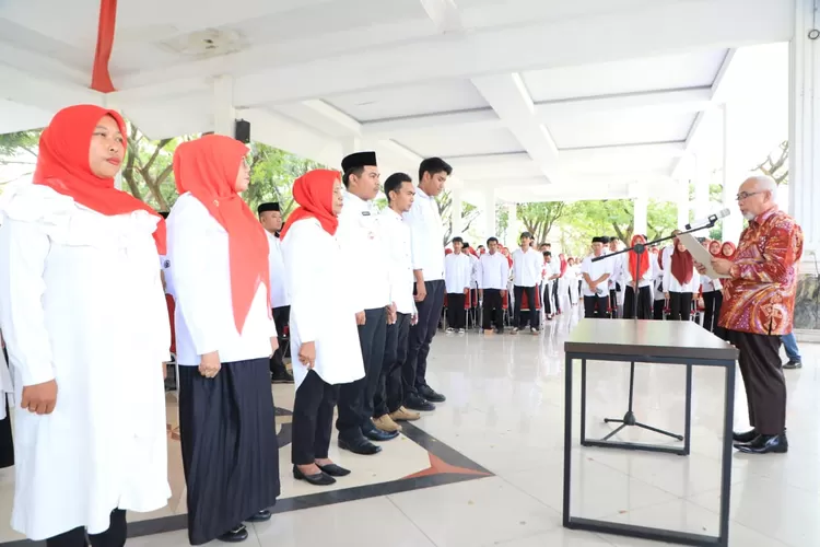Wakil Bupati Bantaeng H Sahabuddin lantik pengurus Koperasi Merah Putih.