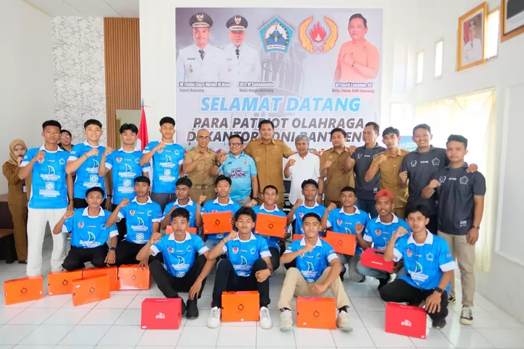 Bupati Bantaeng M Fathul Fauzy Nurdin lepas tim futsal Bantaeng.