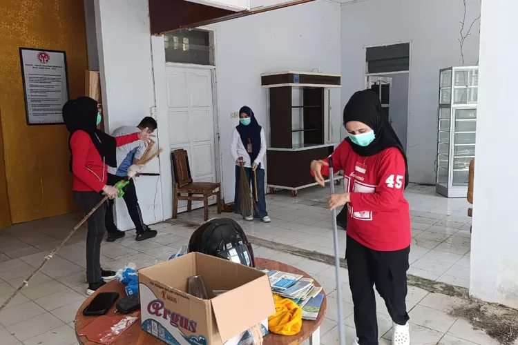 Pengurus Dekranasda Sinjai siapkan sekretariat.