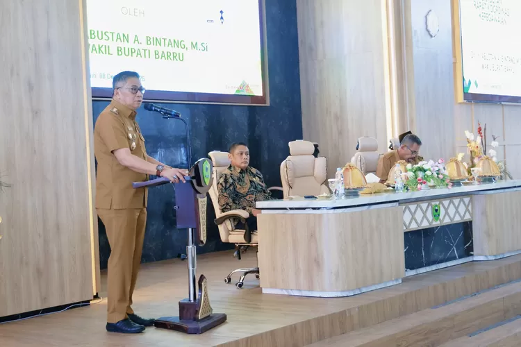 Wakil Bupati Barru Abustan A Bintang Buka Rakor Kepegawaian BKN.