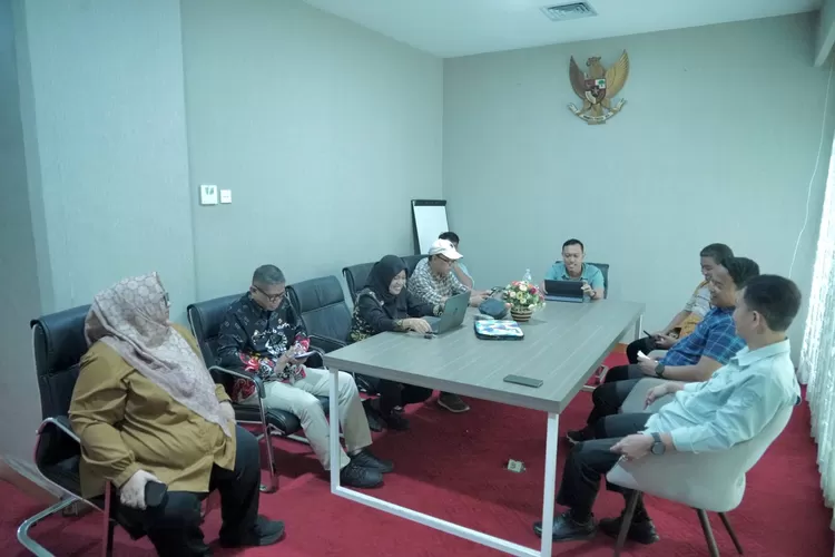 Dinas Komunikasi, Informatika, Statistik dan Persandian berkunjung ke KI Sulsel.