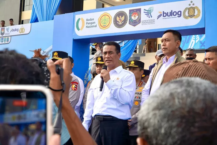 Menteri Pertanian Andi Amran Sulaiman saat memberikan keterangan pers  