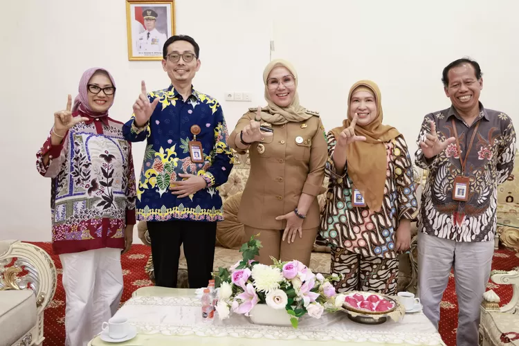 Bupati Barru Andi Ina Kartika Sari audiensi Kepala Balai Bahasa Sulawesi Selatan, Badan Pengembangan dan Pembinaan Bahasa Kemendikdasmen.