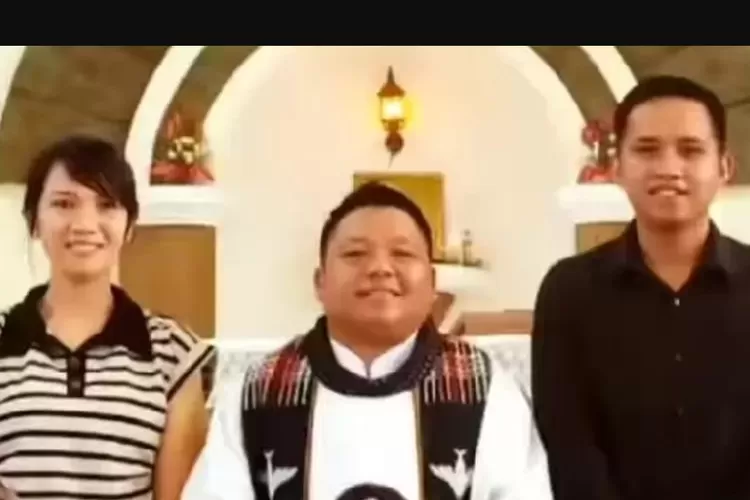 Bharada E Dan Ling Ling pose bersama pastor Mau nikah. (FOTO/Istimewa.)