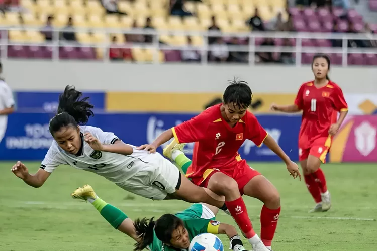 Pesepak bola Timnas Putri Indonesia.