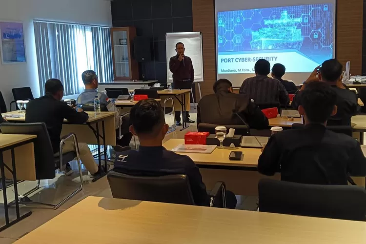 Sidoarjo Training Center sukses menyelenggarakan pelatihan Port Security yang diikuti oleh staf karyawan PT Pelindo Terminal Petikemas Teluk Lamong