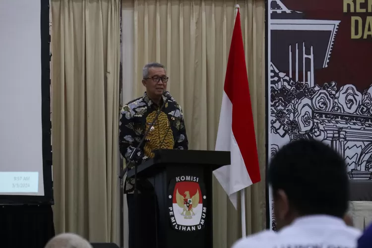 Pj Walikota Cirebon hadiri rekapitulasi Hasil Perhitungan Perolehan Suara