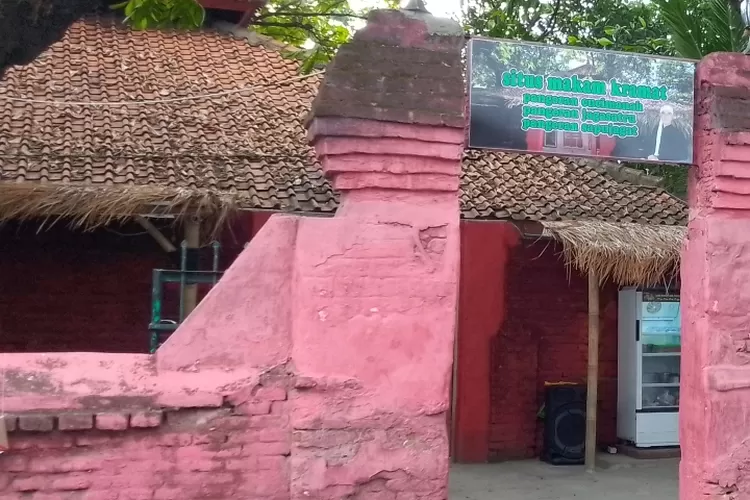 3 Makam kramat Di Masjid  Cucimamanah Kota Cirebon ( (Ulfi Fadhilah / Klikaktual.com)