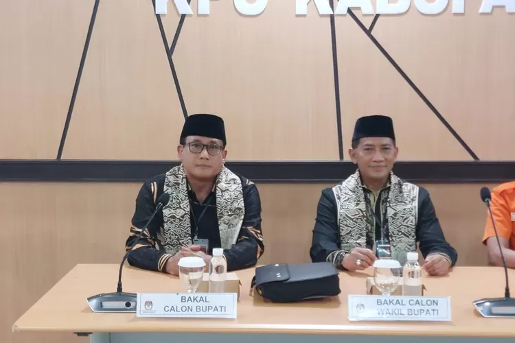 Pasangan bakal calon Bupati dan Wakil Bupati Cirebon, Rahmat Hidayat dan Imam Saputra.