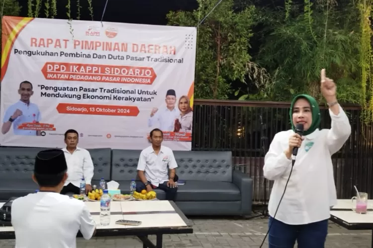 Ratusan pedagang pasar di Sidoarjo mendeklarasikan dukungannya ke pasangan Subandi-Mimik