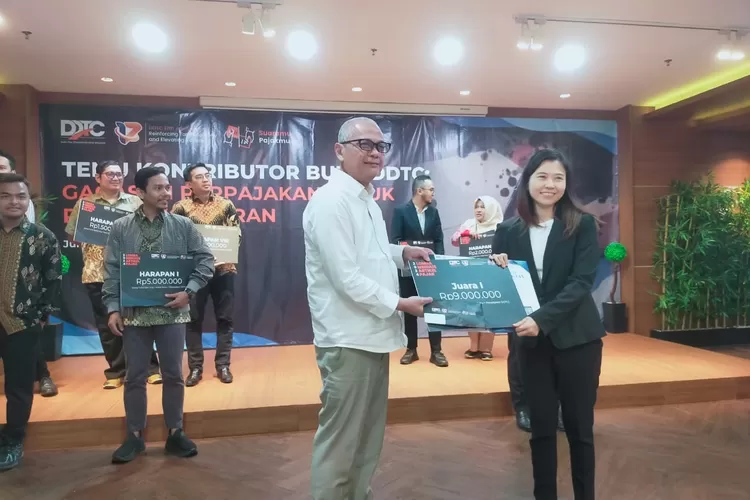 Universitas Pelita Harapan (UPH) Kampus Surabaya patut bangga, telah memiliki mahasiswa seperti Ika Fransisca.