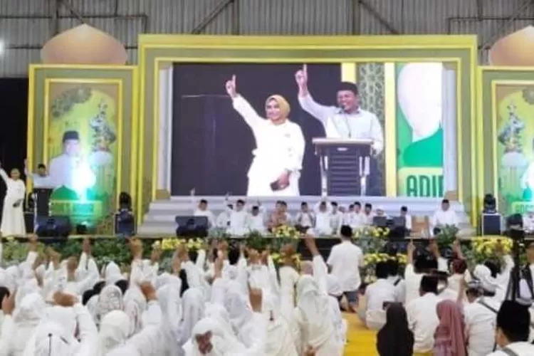 Dukungan pasangan Subandi-Mimik, semakin besar. Kali ini, gelombang dukungan mengalir deras dari relawan Adies Kadir - Adam Rusyidi (AKAR) Sidoarjo.