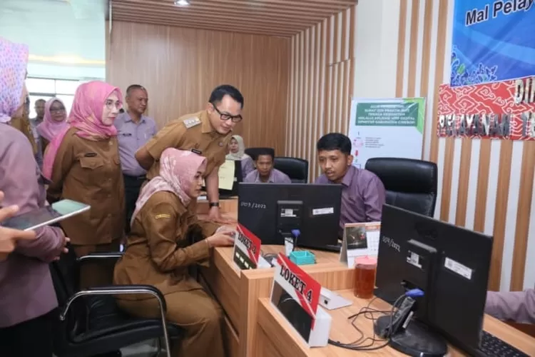 Pemkab Cirebon Permudah Proses Izin Tenaga Kesehatan.  &nbsp;
