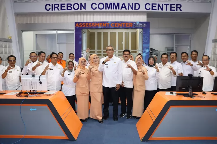 Pj Wali Kota Cirebon, H Agus Mulyadi, meresmikan Assessment Center Kota Cirebon di Balai Kota, pada hari Rabu, 11 Desember 2024.