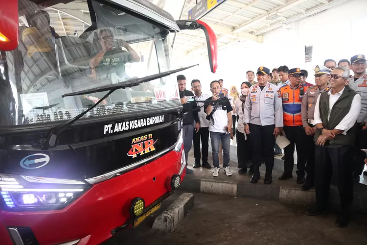 Pj Wali Kota Pastikan Kelayakan Transportasi Umum Jelang Libur Nataru.  &nbsp;