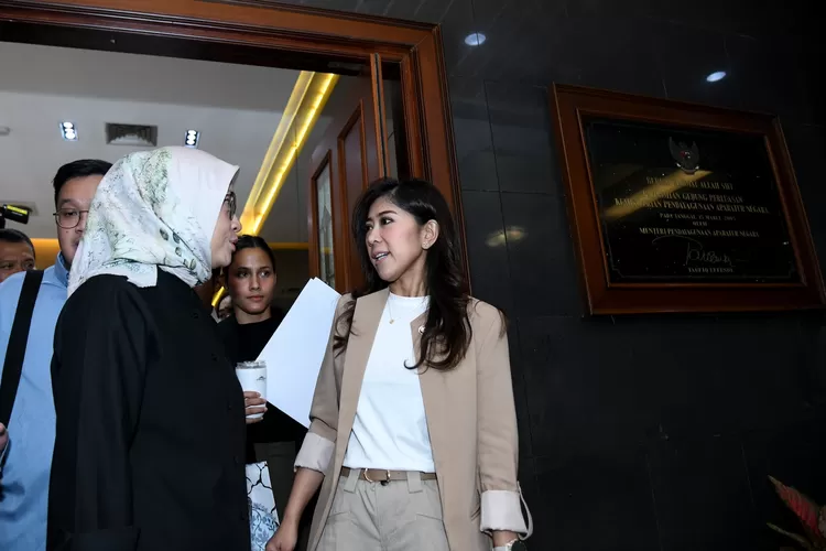 Menkomdigi Meutya Hafid, jamin kelancaran jaringan telekomunikasi selama libur Nataru / Komdigi    (PAULINUS/PEY HS)