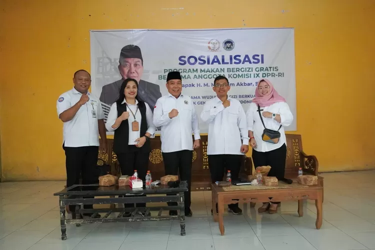 Sosialisasi program Makan Bergizi Gratis (MBG) hadir di Praya Timur Senin, 17 Februari 2025. 