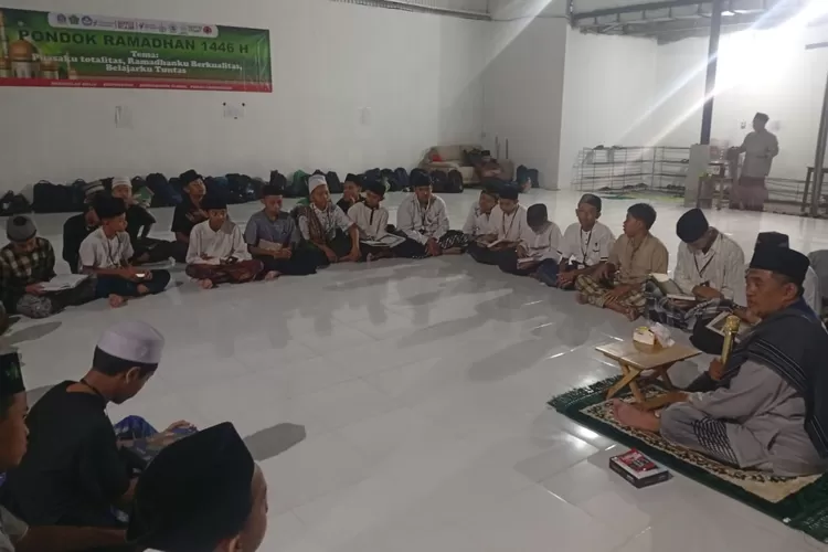 SMPN 1 Krembung mengadakan Pondok Ramadhan