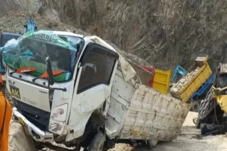 Longsor di Gunung Kuda