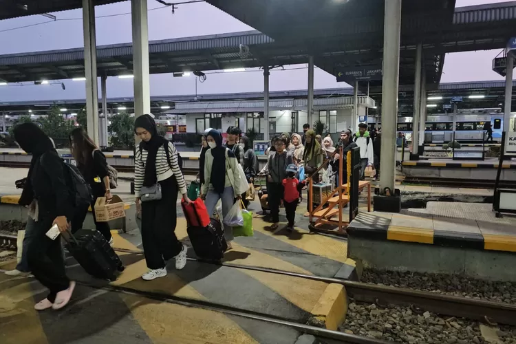 Ilustrasi penumpang kereta api