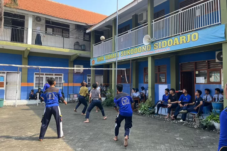 SMK Yahari Sidoarjo menggelar class meeting