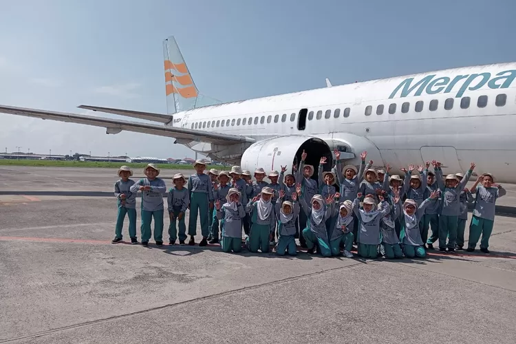 MI Sunan Ampel 2 Trosobo Taman mengadakan Outing Class ke Taman Pintar Cendekia Juanda 