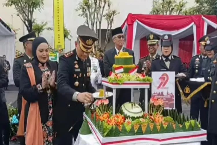  Upacara peringatan Hari Ulang Tahun (HUT) Bhayangkara ke-79 tahun, berjalan penuh khidmat.