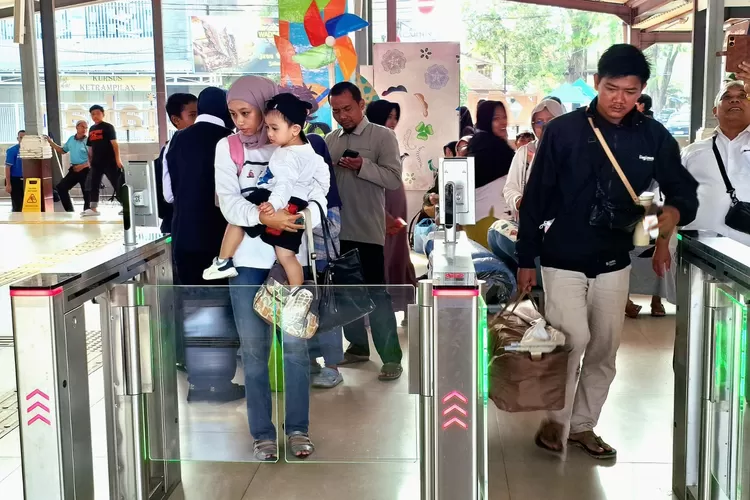 Teknologi Face Recognition Boarding Gate Di Stasiun Cirebon  &nbsp;