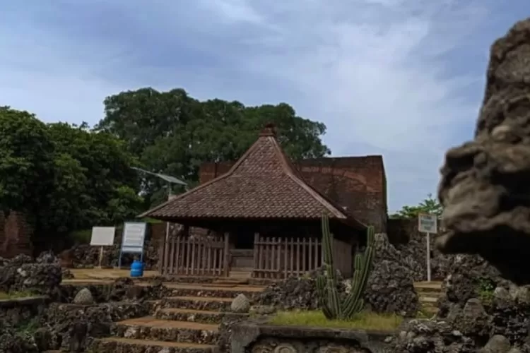 Tempat wisata Goa Sunyaragi (Instagram/@goasunyaragi.official)  &nbsp;