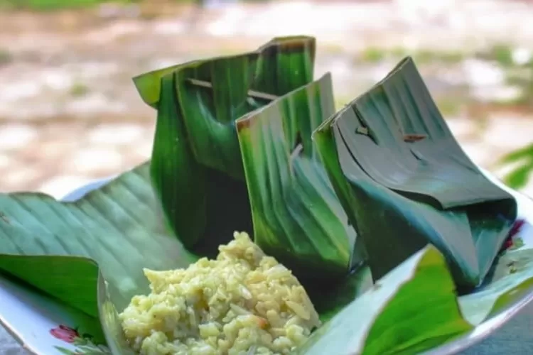 Jajanan kuliner khas Cirebon Tape Ketan (Instagram/@vpdsstory)  &nbsp;